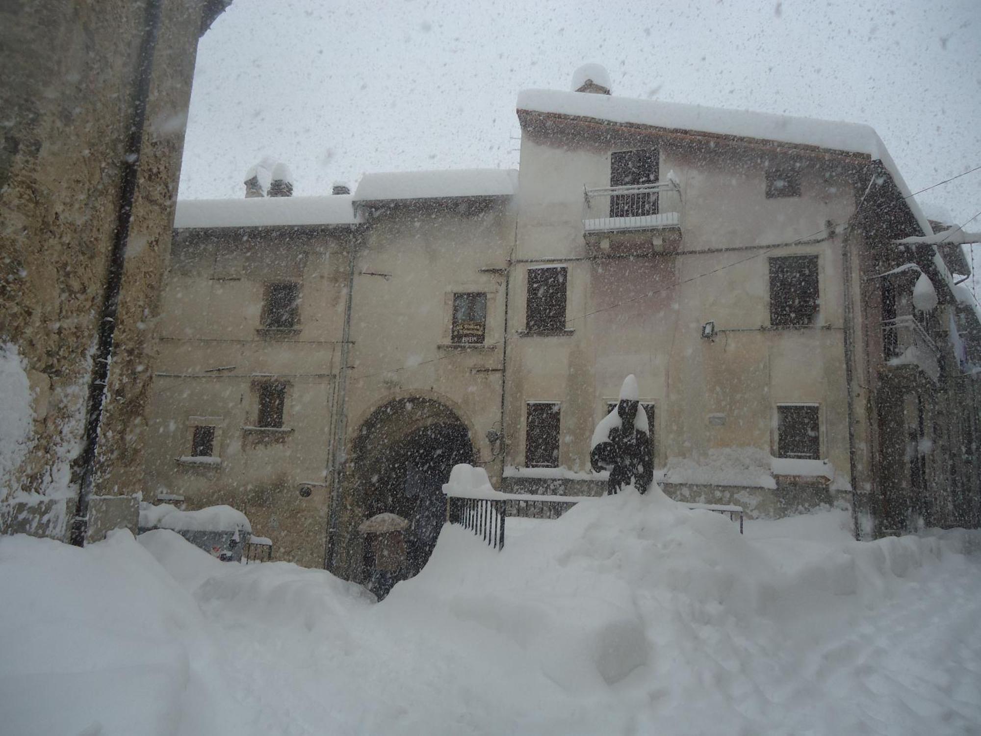La Dimora Di D'Annunzio Acomodação com café da manhã Scanno Exterior foto